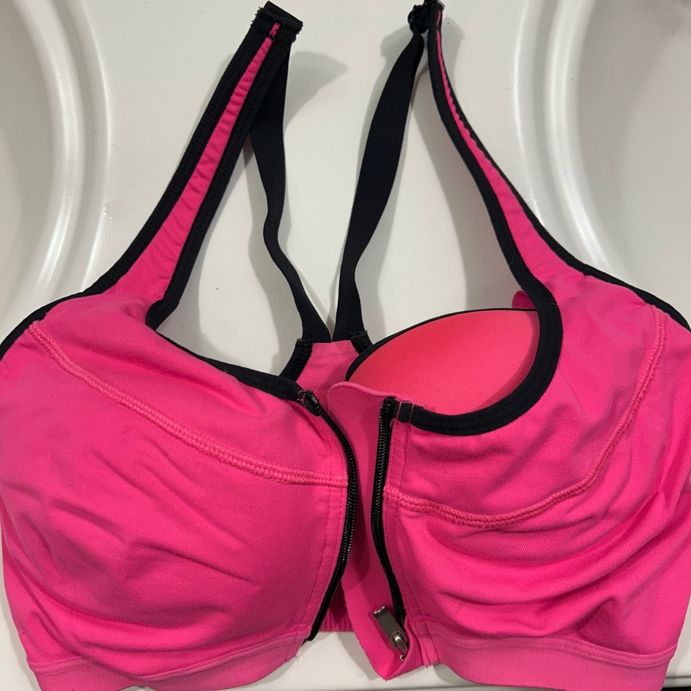 Victoria’s Secret Knockout Front-close Sports Bra 32DD, pink